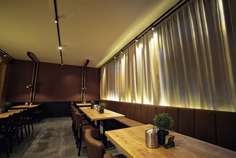 Pensjonat i restauracja w centrum winnej wioski Dolní Dunajovice